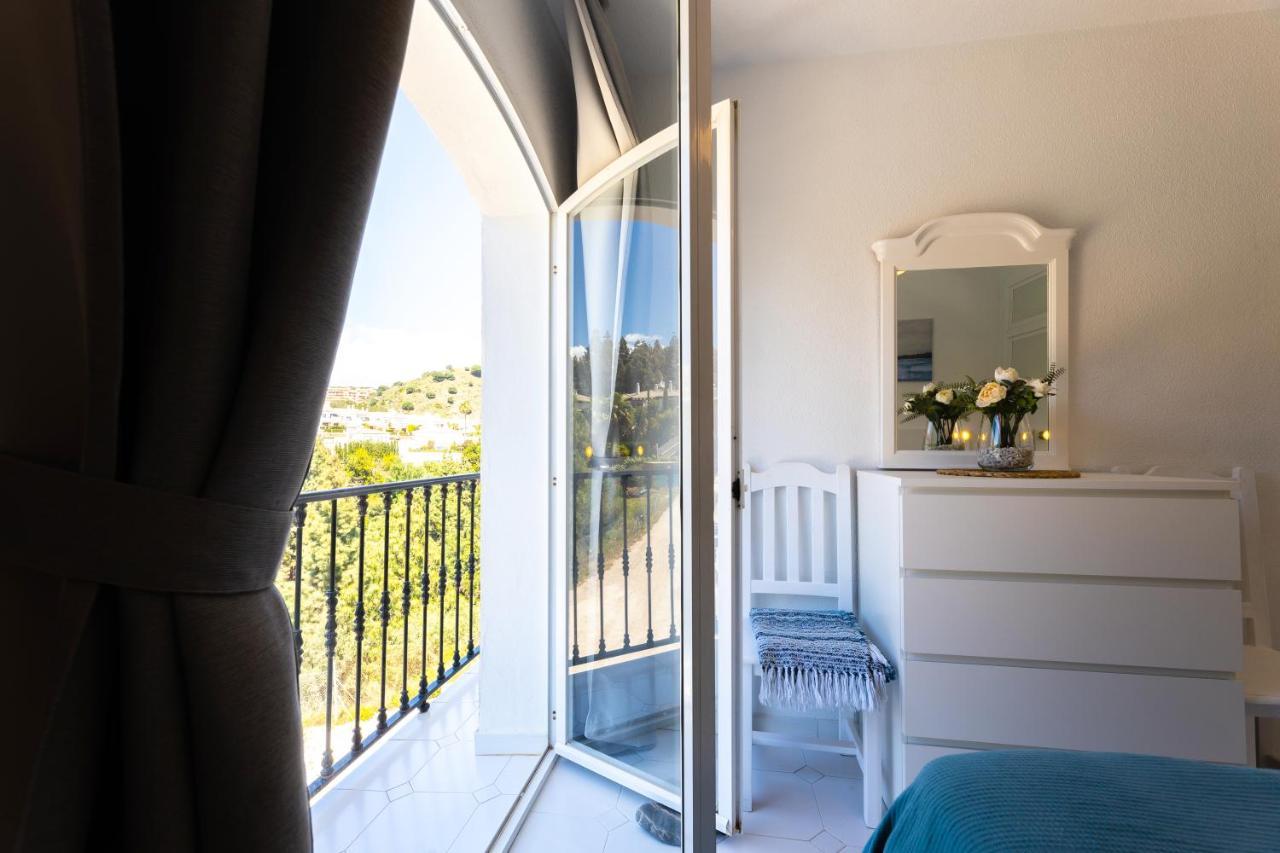 Spacious 2-Bedroom Apartment With Free Parking Sitio de Calahonda Exterior photo